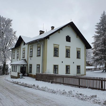 Stara Skola Hedec Aparthotel Králíky Kültér fotó