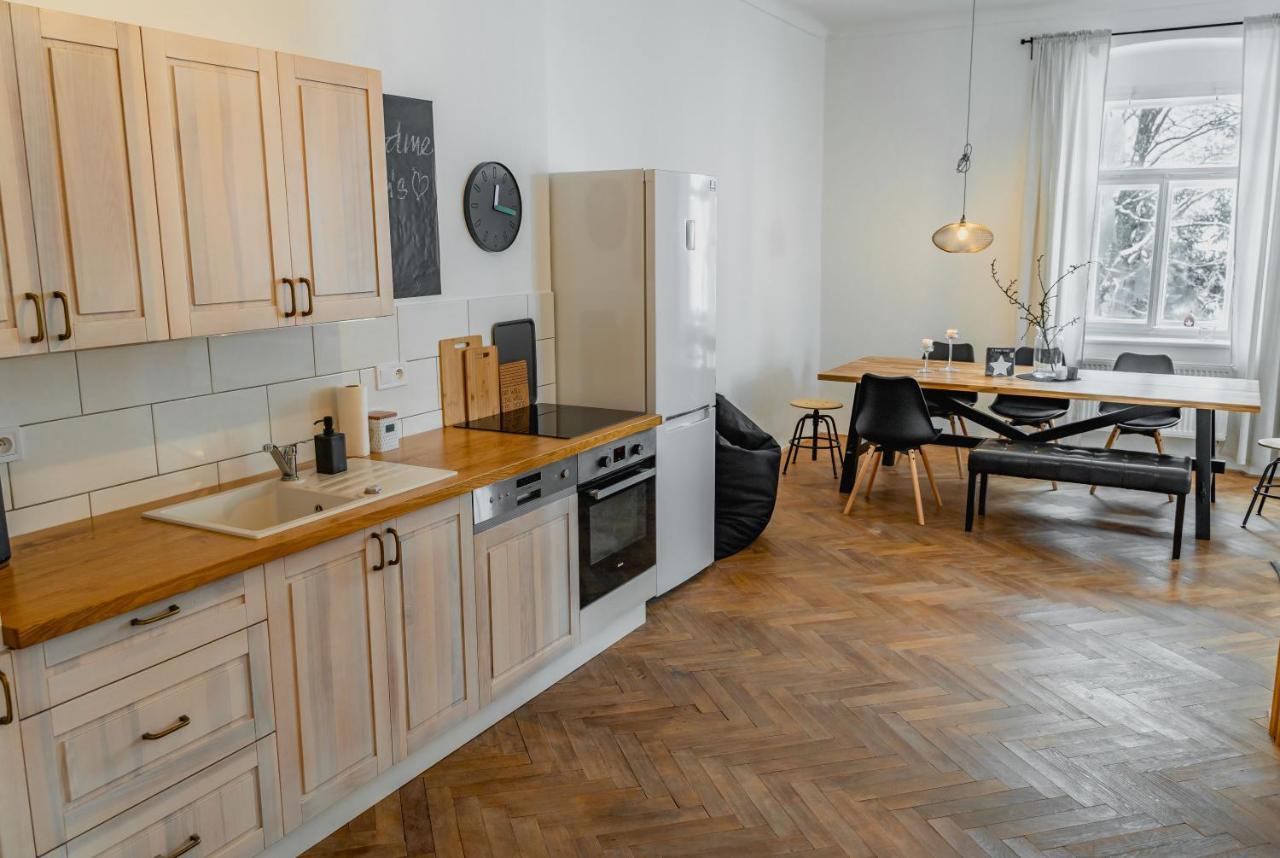 Stara Skola Hedec Aparthotel Králíky Kültér fotó