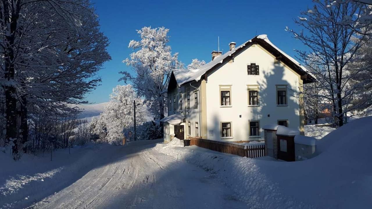 Stara Skola Hedec Aparthotel Králíky Kültér fotó